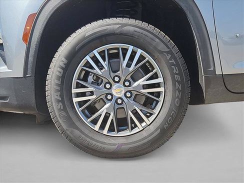 Used 2024 Chevrolet Traverse LT FWD image 23