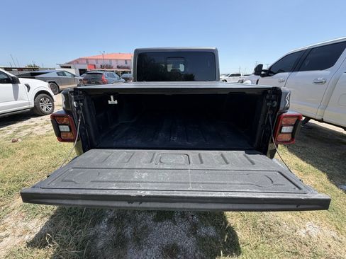 Used 2021 Jeep Gladiator Mojave AWD/4WD image 3