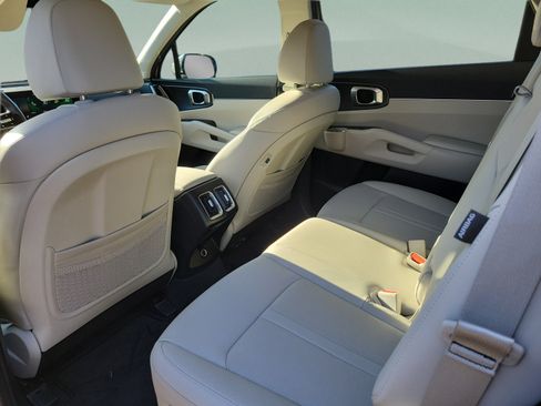 Certified 2026 Kia Sorento S FWD image 6