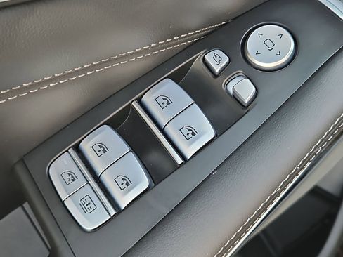 Used 2023 BMW X7 M60i w/ Executive Package image 24