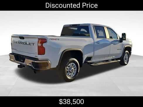 Used 2020 Chevrolet Silverado 2500 LT w/ All Star Edition image 3