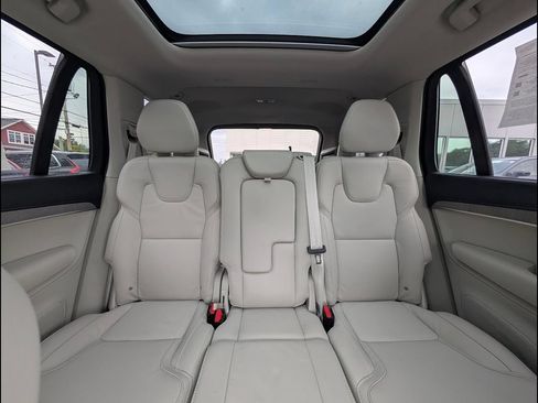 Certified 2025 Volvo XC90 T8 Ultra w/ Protection Package Premier AWD/4WD image 17