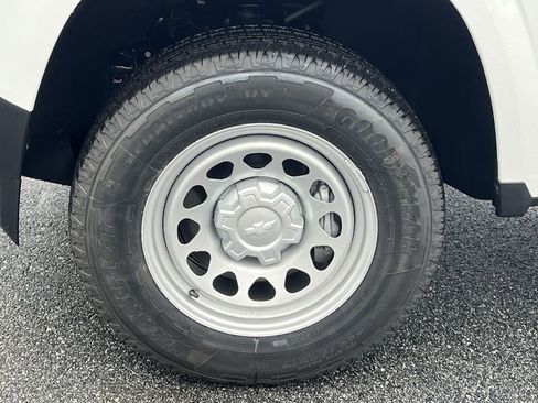 New 2025 Chevrolet Colorado W/T image 33