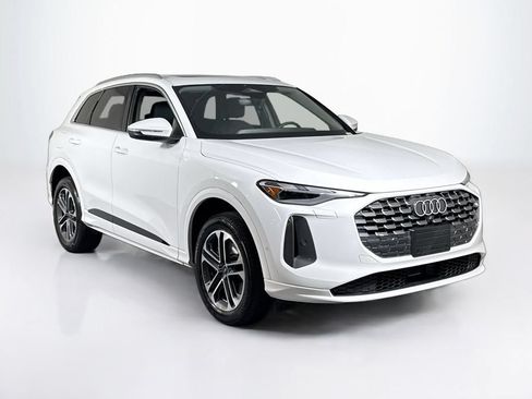 Used 2025 Audi Q5 Premium w/ Convenience Package AWD/4WD image 7