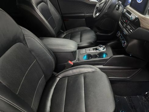 Used 2020 Ford Escape Titanium w/ Titanium Premium Package 2.0 FWD image 30
