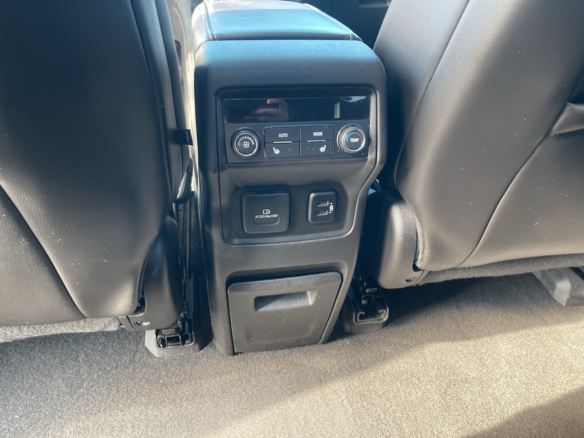 Used 2018 GMC Acadia Denali w/ Technology Package AWD/4WD image 20