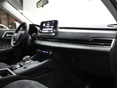 Used 2022 Mitsubishi Outlander SE image 21
