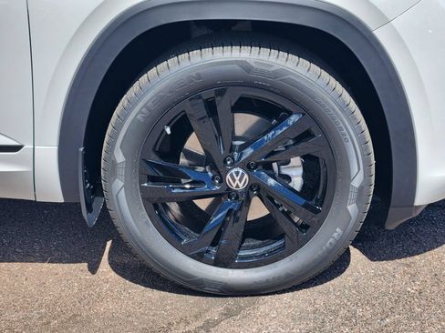 New 2026 Volkswagen Atlas Cross Sport SEL R-Line AWD/4WD image 29