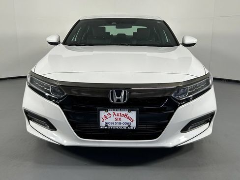 Used 2020 Honda Accord Sport image 2