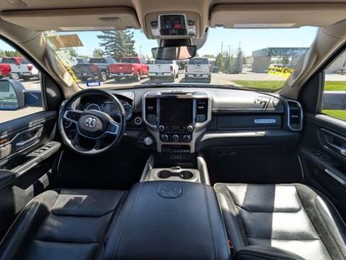 Used 2021 RAM 1500 Laramie AWD/4WD image 5