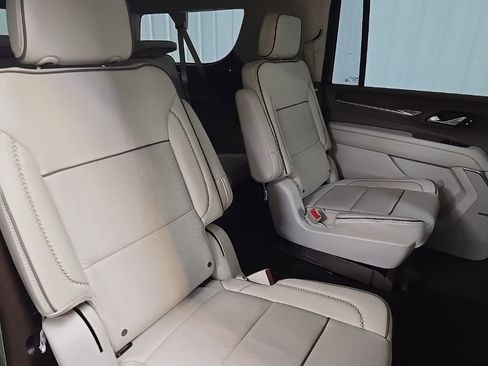 Used 2023 GMC Yukon XL Denali image 17