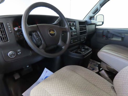 Used 2024 Chevrolet Express 3500 LT w/ LT Preferred Equipment Group RWD image 7