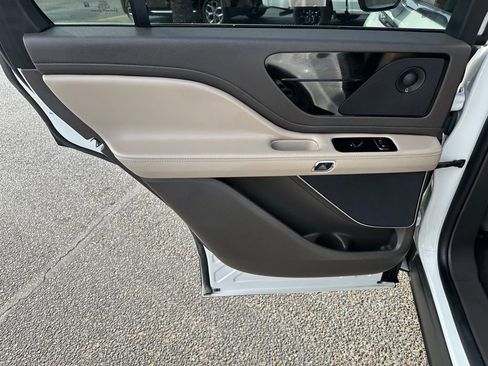 Used 2023 Lincoln Aviator Reserve image 15