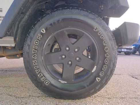 Used 2010 Jeep Wrangler Unlimited Sport image 41