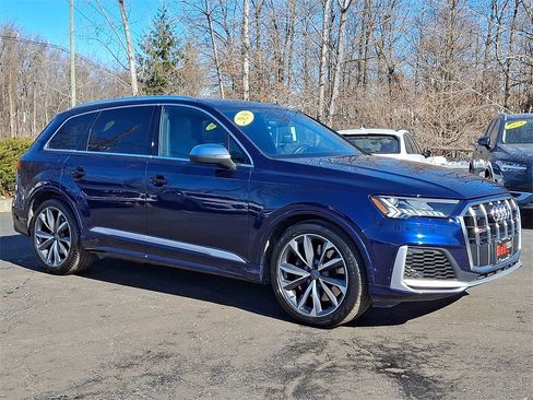 Used 2020 Audi SQ7 Premium Plus w/ S Executive Package image 2