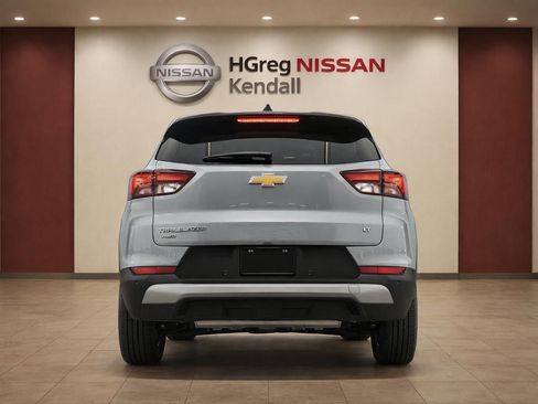 Used 2024 Chevrolet TrailBlazer LT w/ Convenience Package AWD/4WD image 6