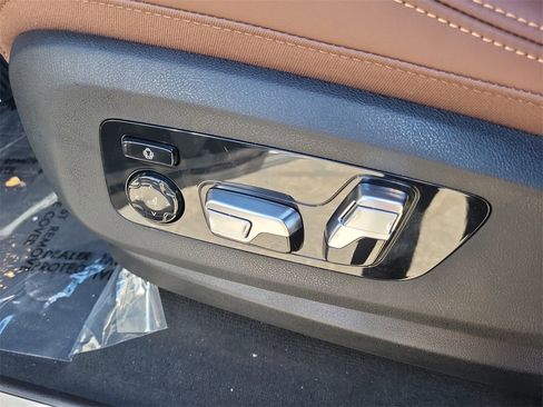 New 2026 BMW X5 xDrive40i w/ Climate Comfort Package image 18