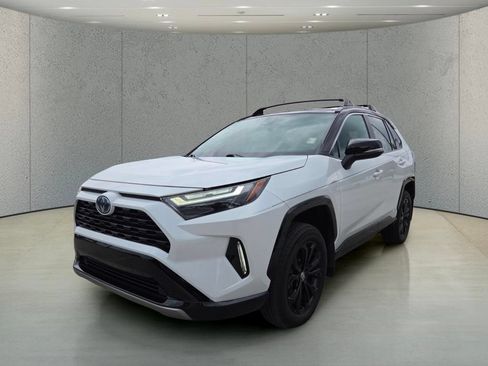 Used 2024 Toyota RAV4 XSE AWD/4WD image 11