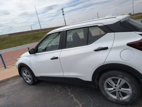 Used 2024 Nissan Kicks S image 6