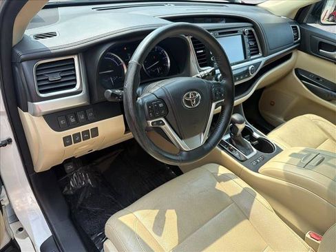 Used 2014 Toyota Highlander Limited Platinum AWD/4WD image 14
