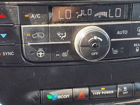 Used 2017 Dodge Grand Caravan GT FWD image 24