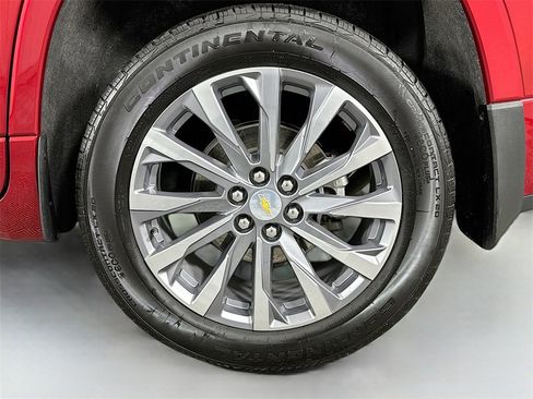 Used 2023 Chevrolet Traverse Premier image 33