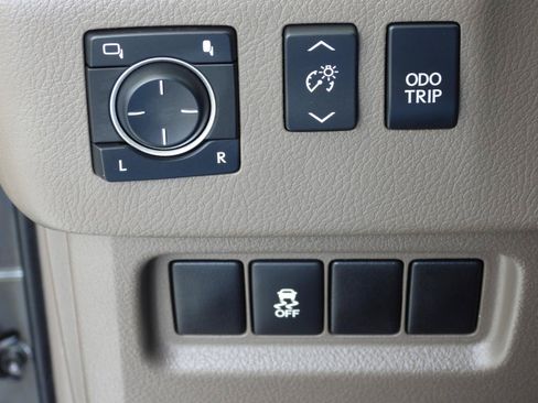 Used 2017 Lexus GX 460 w/ Navigation Package AWD/4WD image 86