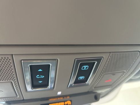 Used 2020 Jaguar F-PACE Premium image 10