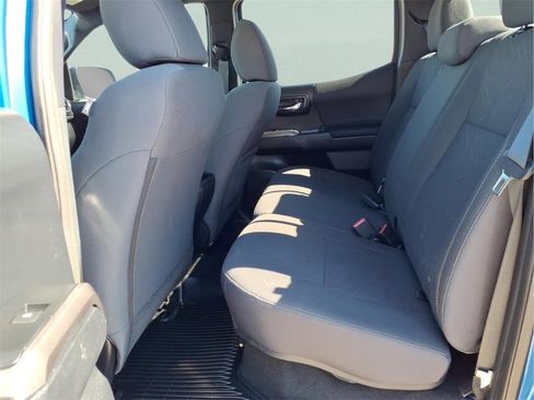 Used 2017 Toyota Tacoma SR5 image 16