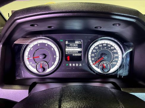 Used 2024 RAM 1500 Classic SLT AWD/4WD image 15