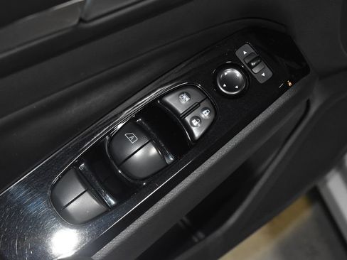 Used 2024 Nissan Altima 2.5 SR FWD image 5