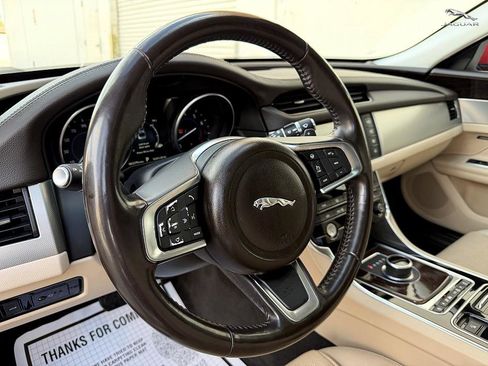 Used 2018 Jaguar XF Prestige image 18