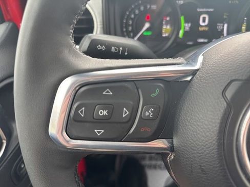 Used 2025 Jeep Wrangler Unlimited Sahara image 14