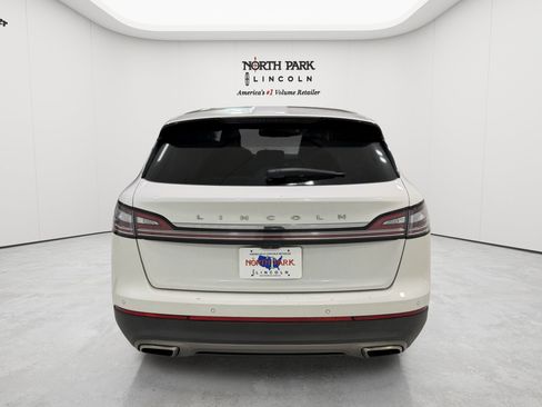 Used 2022 Lincoln Nautilus Reserve w/ Equipment Group 201A FWD image 4