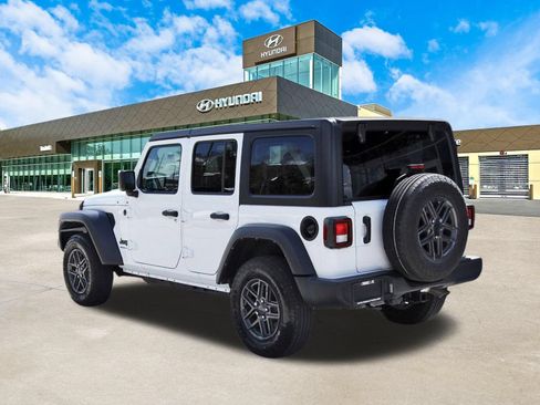Used 2024 Jeep Wrangler Unlimited Sport AWD/4WD image 8