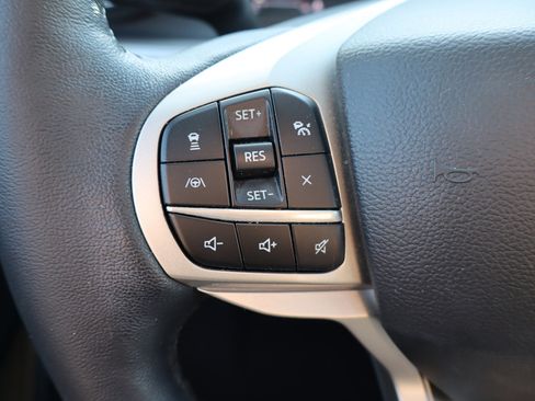 Used 2022 Ford Explorer XLT w/ Equipment Group 202A image 18