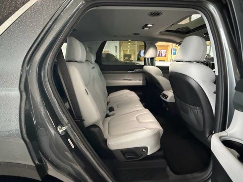 Used 2024 Hyundai Palisade SEL FWD image 18