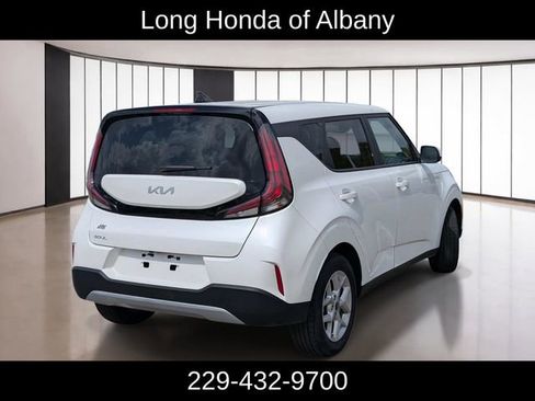 Used 2025 Kia Soul LX FWD image 19