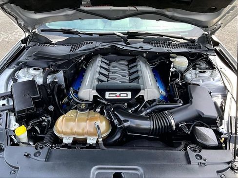 Used 2015 Ford Mustang GT Premium RWD image 10