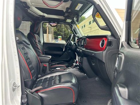 Used 2018 Jeep Wrangler Unlimited Rubicon image 24