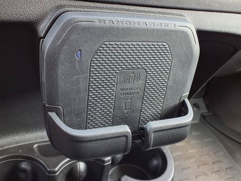 Used 2023 RAM ProMaster 2500 w/ Premium Convenience Group (B) FWD image 8