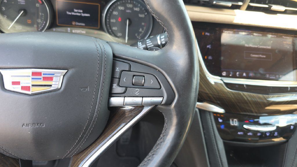 Used 2022 Cadillac XT6 Premium Luxury w/ Platinum Package FWD image 17