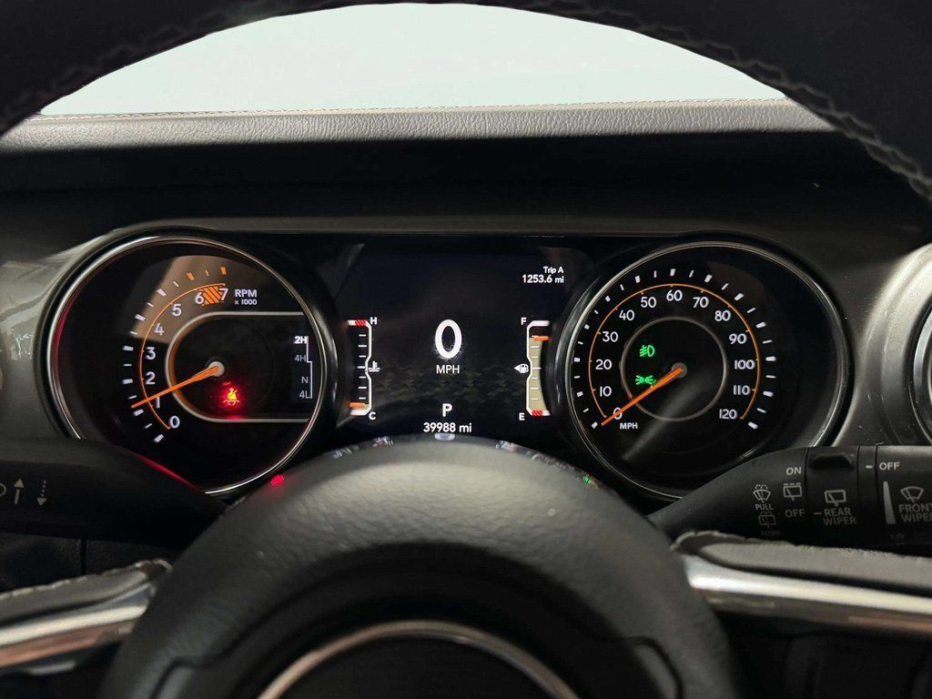 Used 2023 Jeep Wrangler Unlimited Sahara AWD/4WD image 12