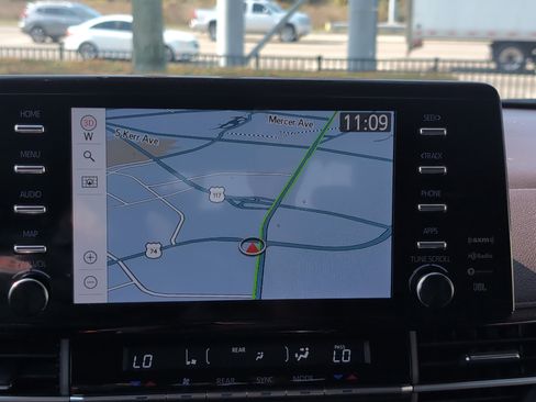 Certified 2023 Toyota Sienna Platinum image 24