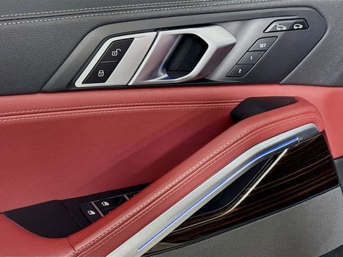 Used 2021 BMW X6 xDrive40i w/ M Sport Package image 19