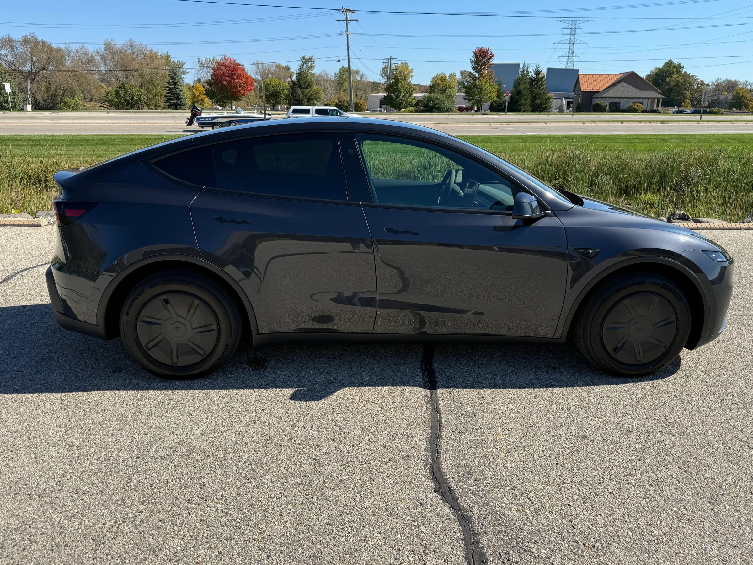 Used 2026 Tesla Model Y AWD image 6