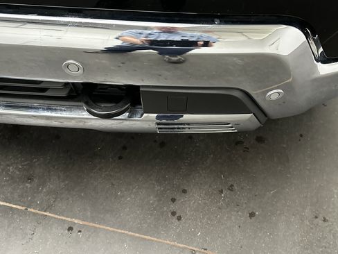 Used 2023 Chevrolet Silverado 1500 LTZ image 3