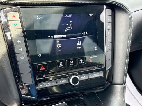 Used 2019 INFINITI QX50 Luxe w/ Navigation Package FWD image 19