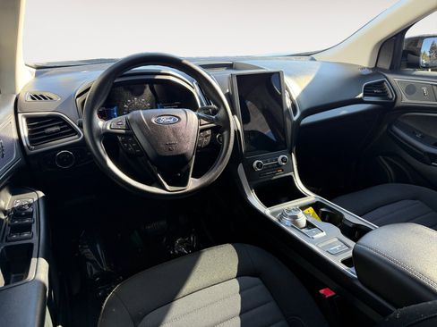 Used 2024 Ford Edge SE w/ Black Appearance Package image 15