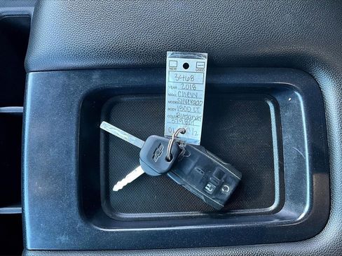 Used 2018 Chevrolet Silverado 1500 LT image 32